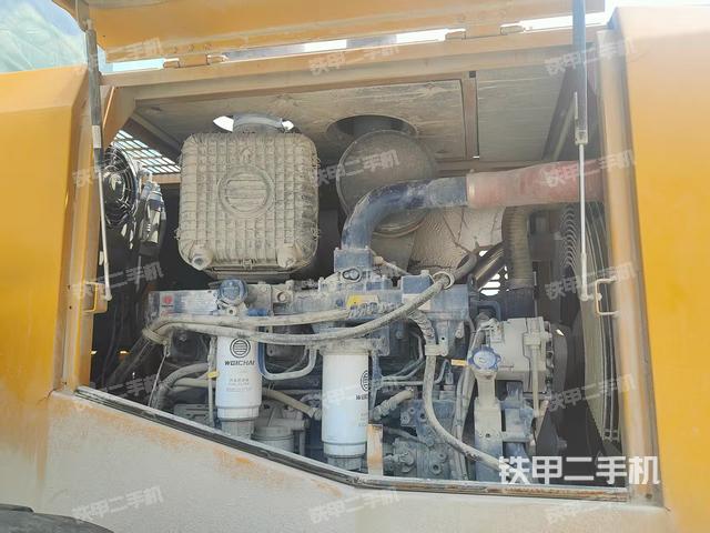 發(fā)動機右側（整機外觀及大件）