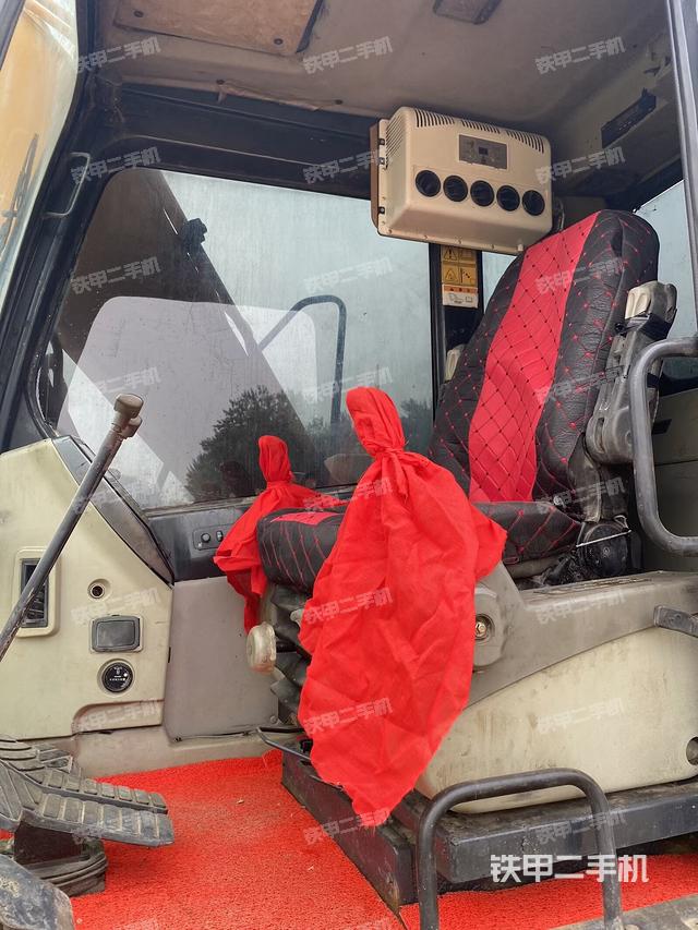 駕駛室整體（整機(jī)外觀）