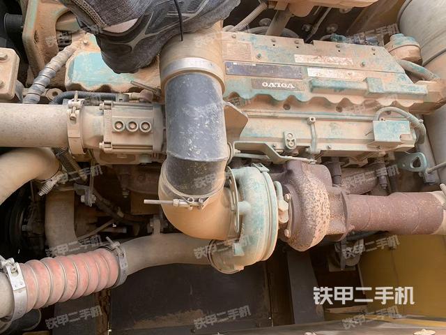 發(fā)動機(jī)整體俯視（整機(jī)外觀）