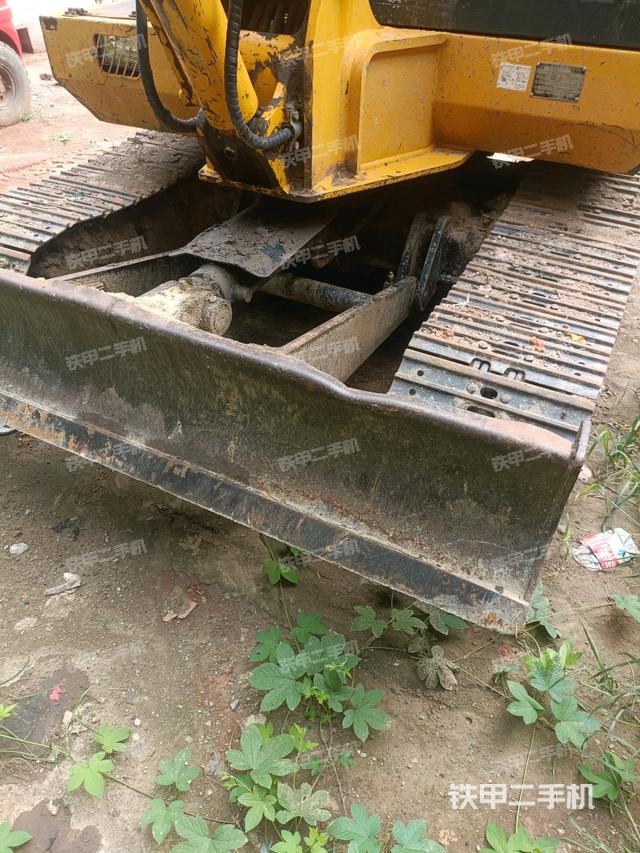 转盘和下车架正前（工作和回转装置）