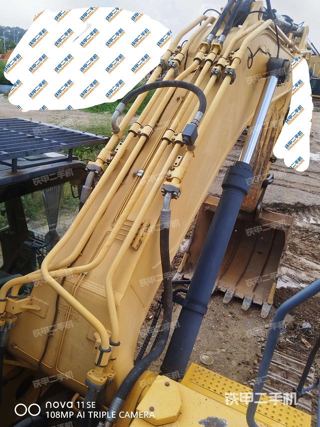 大臂背部俯視（工作和回轉(zhuǎn)裝置）