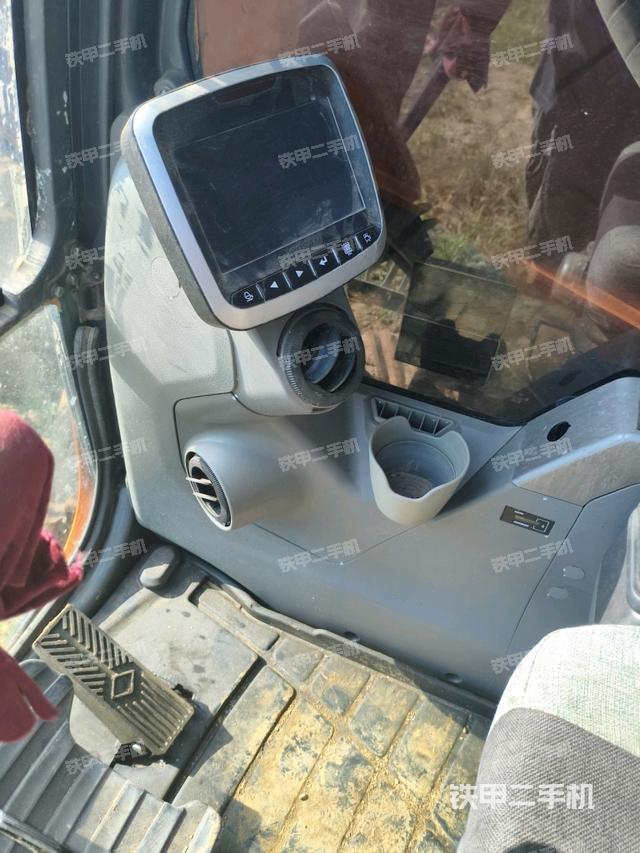 驾驶室整体（整机外观）