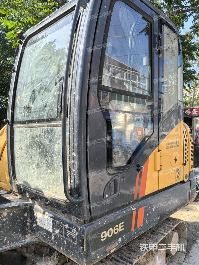 ?駕駛室正側(cè)（駕駛室部分）