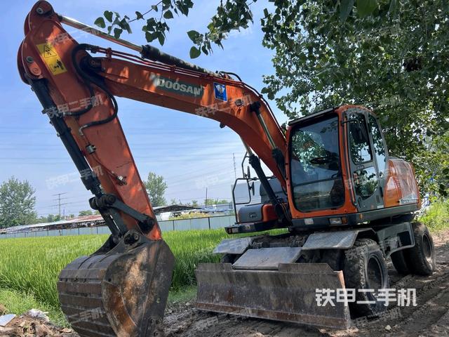 左前45(整機(jī)外觀) 左前45(整機(jī)外觀)