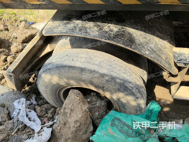 右驱动轮(行走机构) 右驱动轮(行走机构)