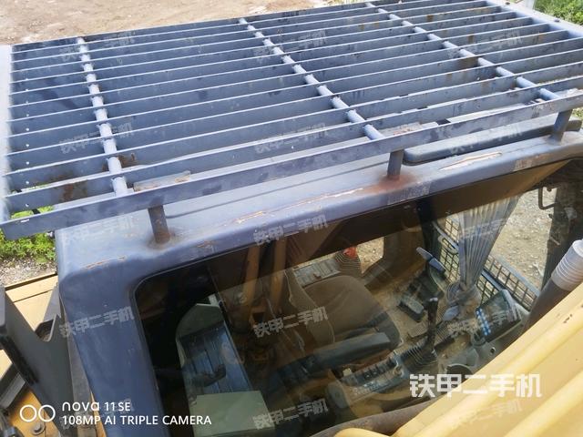 駕駛室頂部俯視（上車部件）