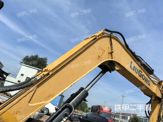 小臂整體左后（工作和回轉(zhuǎn)裝置）