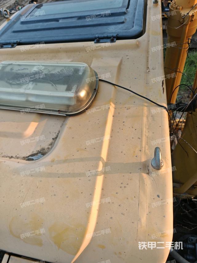 駕駛室頂部（整機(jī)外觀）