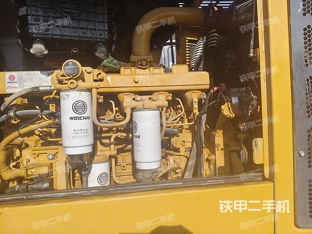 发动机左侧（整机外观及大件）