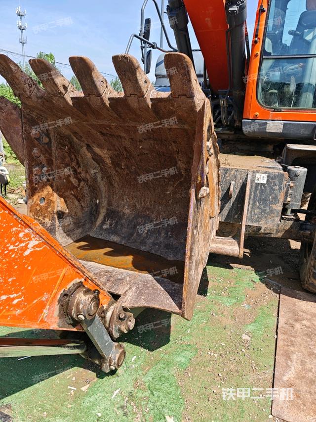 右驅(qū)動(dòng)輪(行走機(jī)構(gòu)) 右驅(qū)動(dòng)輪(行走機(jī)構(gòu))