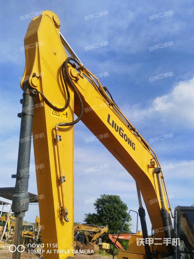 大臂整體?右側(cè)（工作和回轉(zhuǎn)裝置）