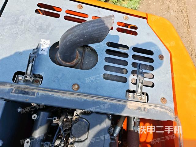 增壓器特寫(xiě)(上車(chē)部件) 增壓器特寫(xiě)(上車(chē)部件)