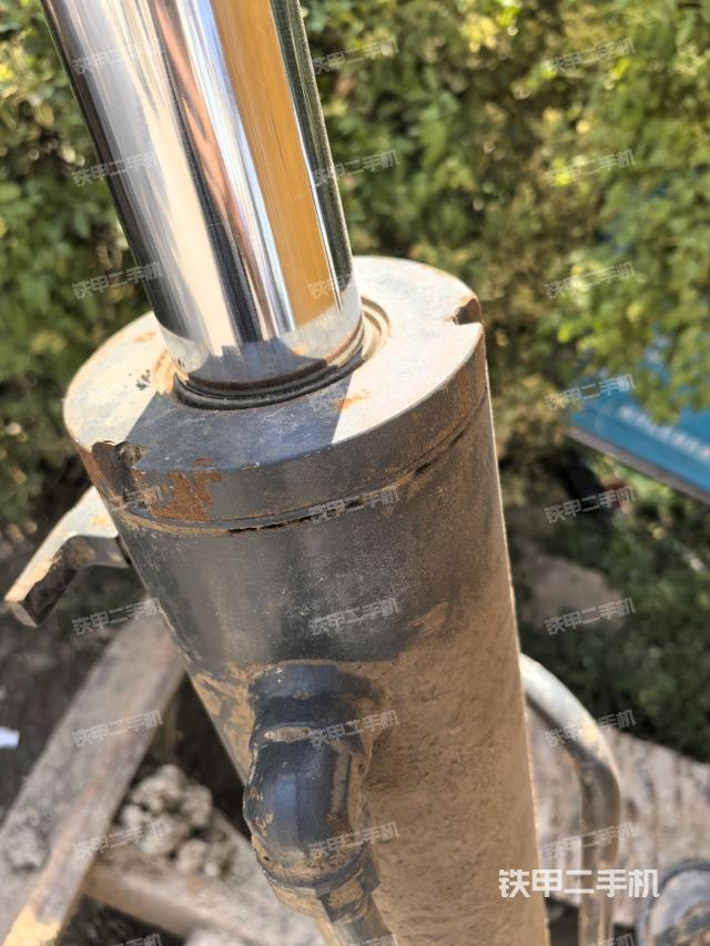 轉(zhuǎn)盤和下車架正前（工作和回轉(zhuǎn)裝置）