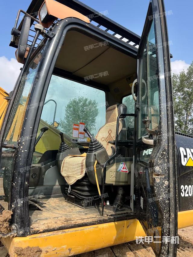 駕駛室整體（整機(jī)外觀）