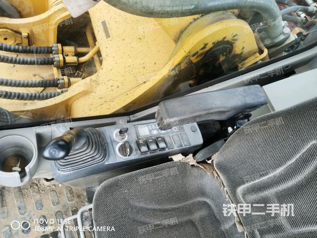 座椅右側(cè)控制臺/鑰匙門/油門/含右手柄（駕駛室部分）