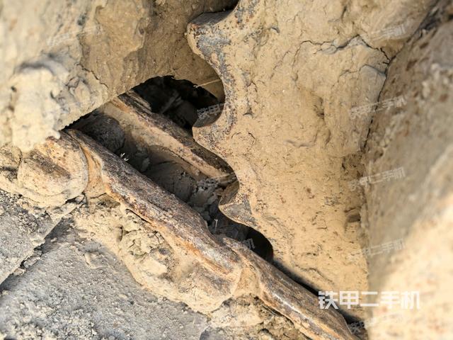 左驅(qū)動輪（行走機(jī)構(gòu)）