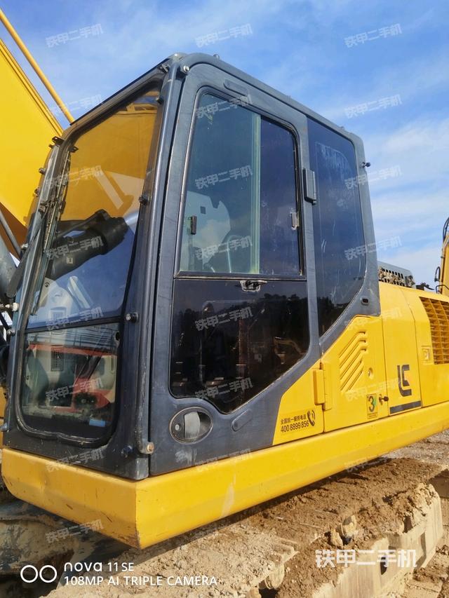 駕駛室左前45度（駕駛室部分）