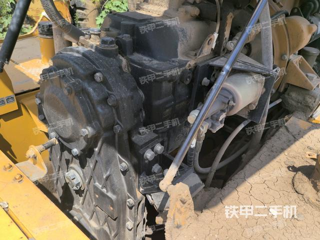 风扇及皮带(压路机发动机舱) 风扇及皮带(压路机发动机舱)