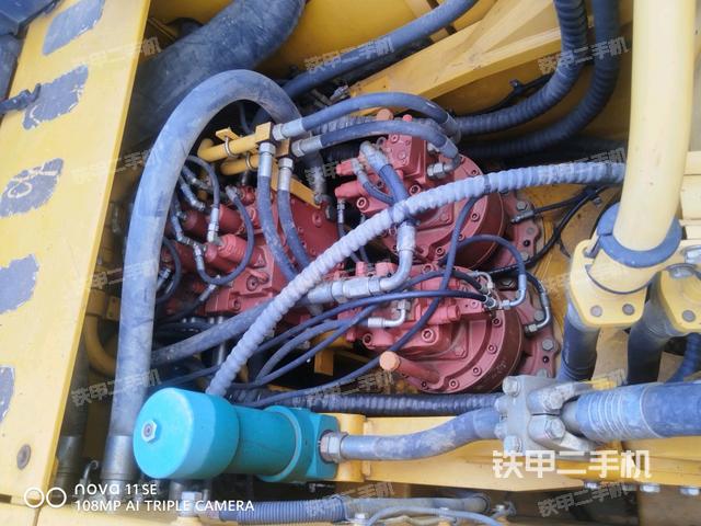 中央回轉(zhuǎn)接頭特寫（上車部件）