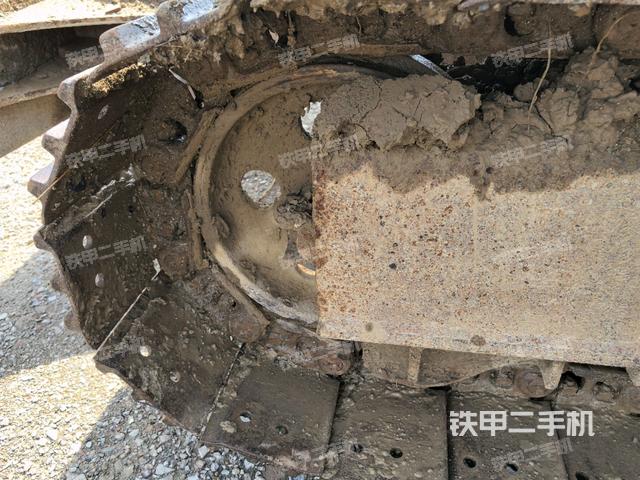 右导向轮(行走机构) 右导向轮(行走机构)