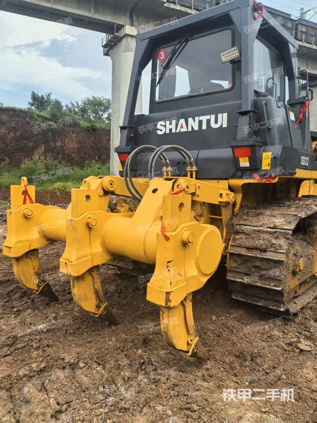 整机右侧（设备外观及核心部件）