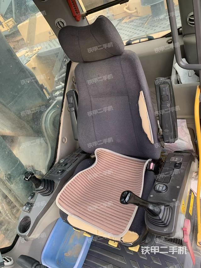 駕駛室整體（整機(jī)外觀）