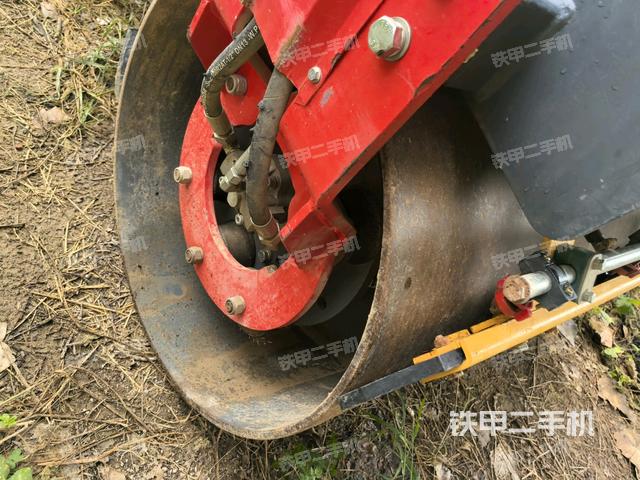 前车架正右侧(压路机前后车架) 前车架正右侧(压路机前后车架)