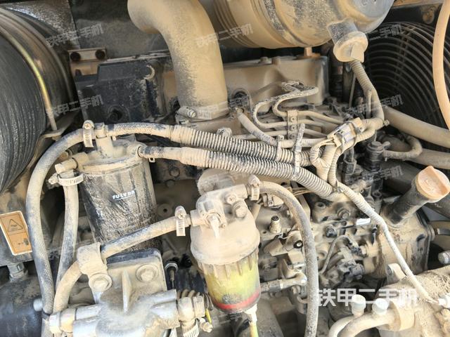 發(fā)動(dòng)機(jī)室（上車(chē)部件）