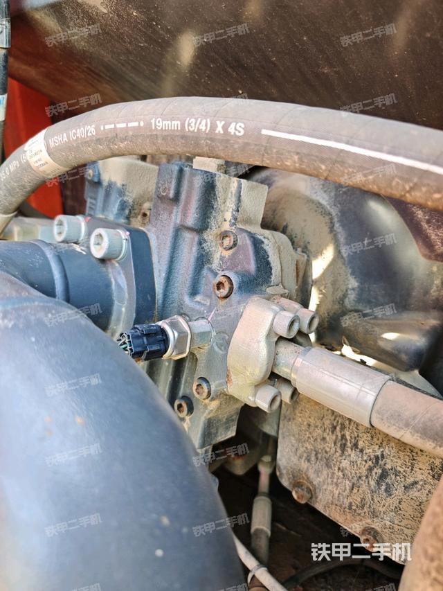 液壓泵斜45?左(大件艙室) 液壓泵斜45?左(大件艙室)