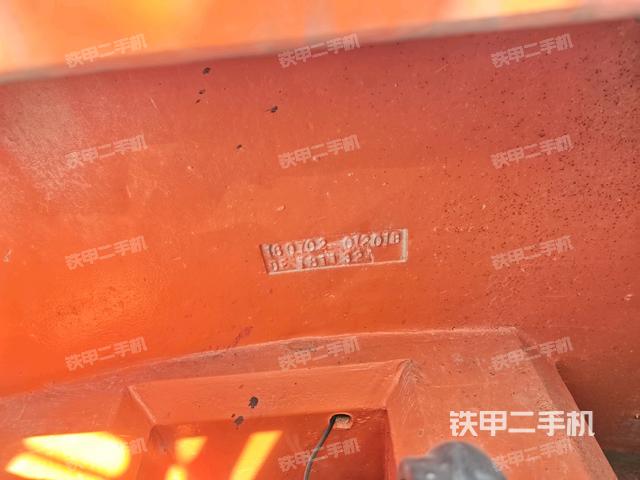 大臂背部俯視(工作和回轉(zhuǎn)裝置) 大臂背部俯視(工作和回轉(zhuǎn)裝置)