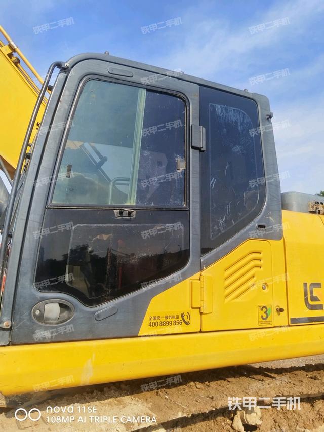 駕駛室正側(cè)（駕駛室部分）