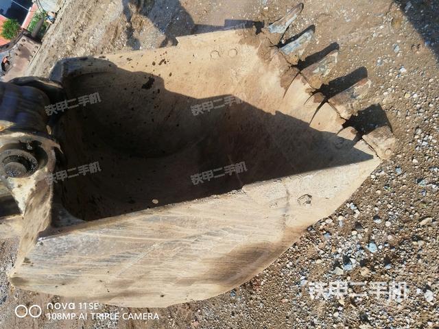 鏟斗右后整體（工作和回轉(zhuǎn)裝置）