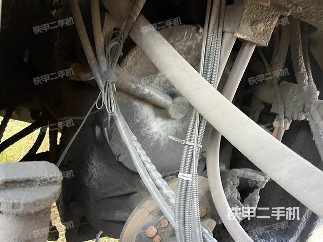 发动机右侧（整机外观及大件）