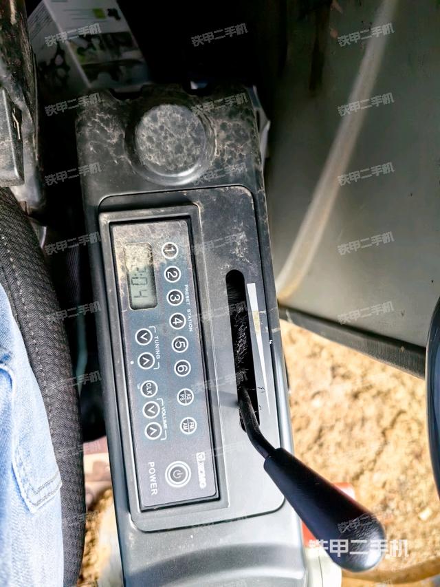 座椅左側(cè)控制臺(tái)/音響/含左手柄（駕駛室部分）