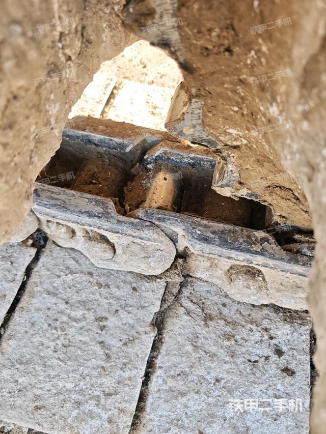 左側(cè)行走馬達蓋板（行走機構(gòu)）