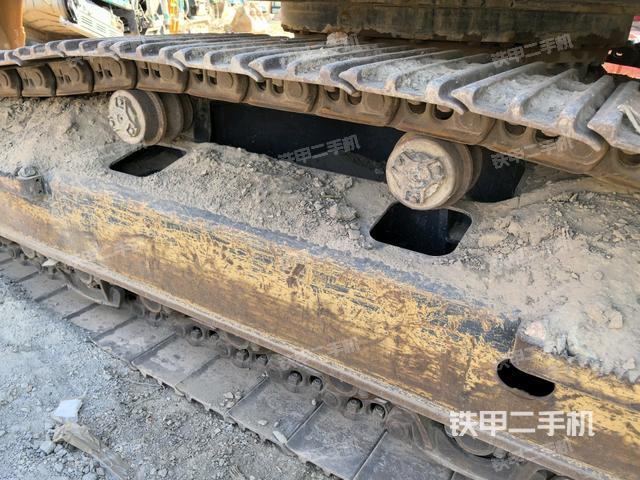 右側(cè)履帶整體（行走機構(gòu)）