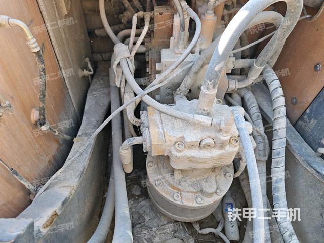 回轉(zhuǎn)馬達（上車部件）