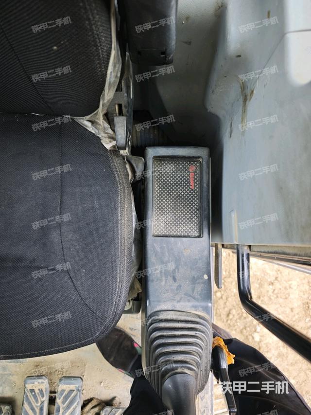 座椅左側(cè)控制臺(tái)/音響/含左手柄（駕駛室部分）