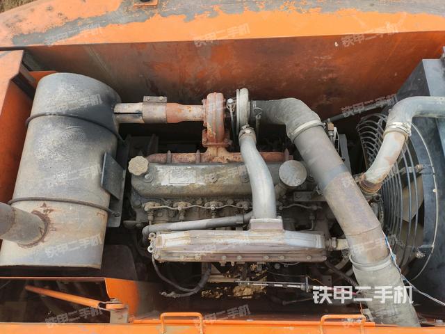 發(fā)動(dòng)機(jī)室（上車部件）