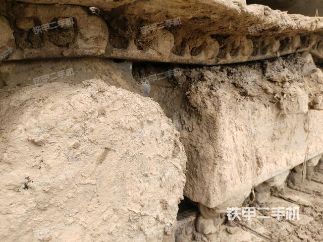 左驅(qū)動輪（行走機(jī)構(gòu)）