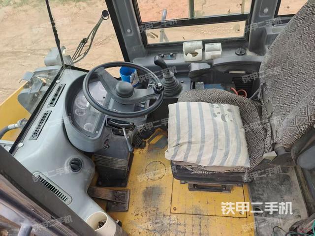 駕駛室工作臺（整機(jī)外觀及大件）