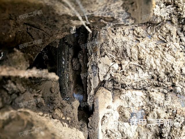 右驅(qū)動(dòng)輪（行走機(jī)構(gòu)）