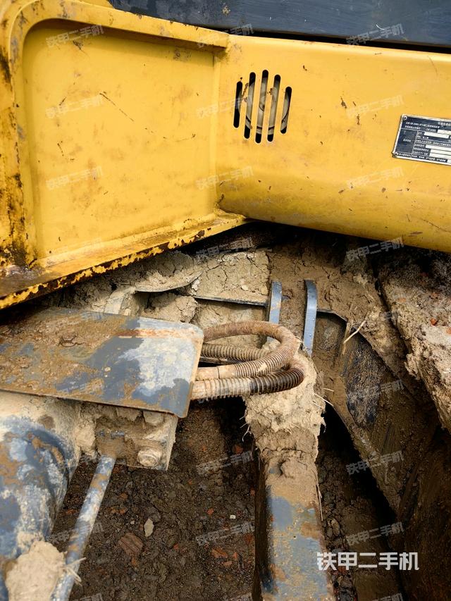 轉(zhuǎn)盤和下車架正前（工作和回轉(zhuǎn)裝置）