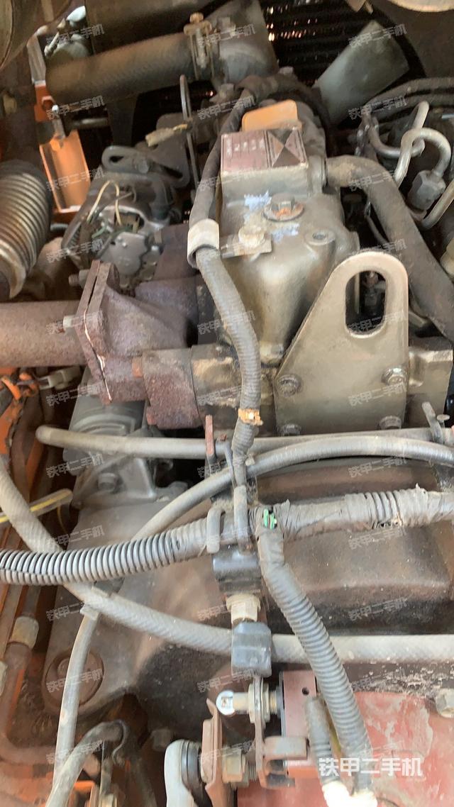 发动机右侧（整机外观及大件）