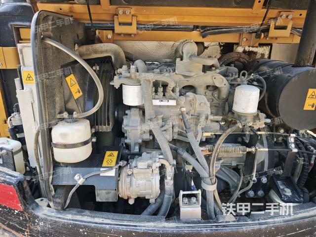 發(fā)動(dòng)機(jī)室（上車部件）