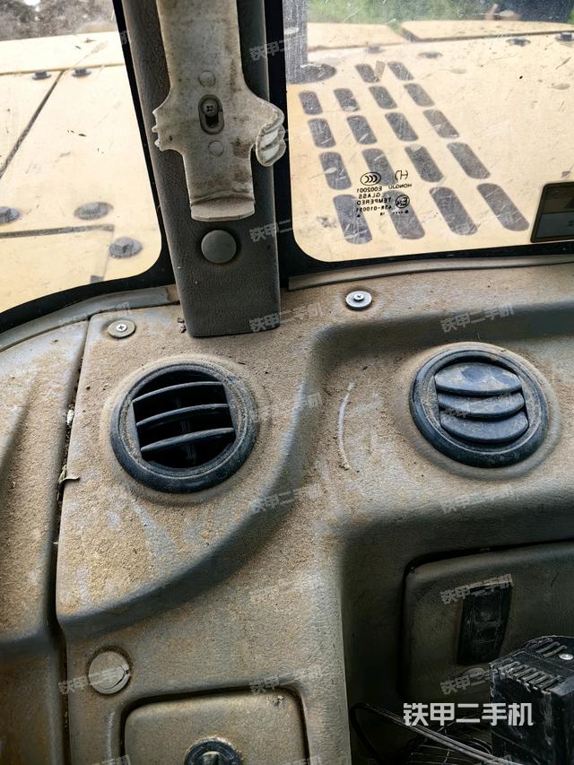 后窗玻璃角標(biāo)（駕駛室部分）