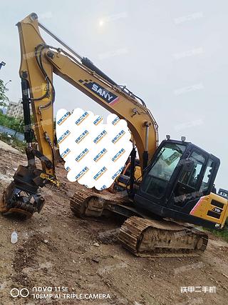 三一重工SY135C挖掘机实拍图片