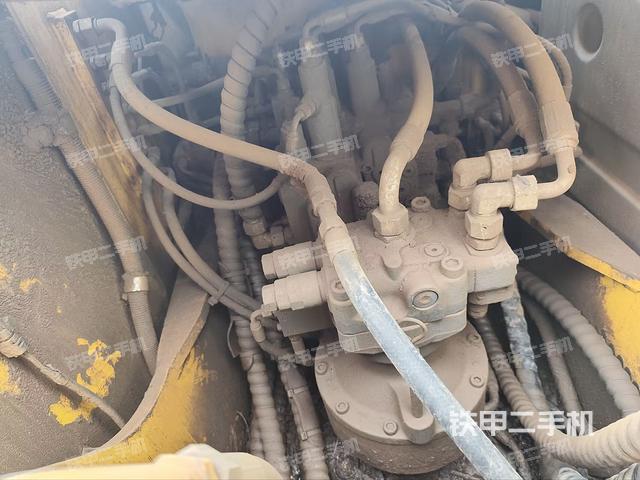 回轉(zhuǎn)馬達(dá)和主控閥（整機(jī)外觀）