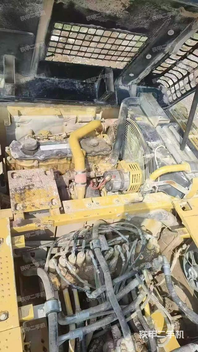 发动机整体俯视(整机外观) 发动机整体俯视(整机外观)