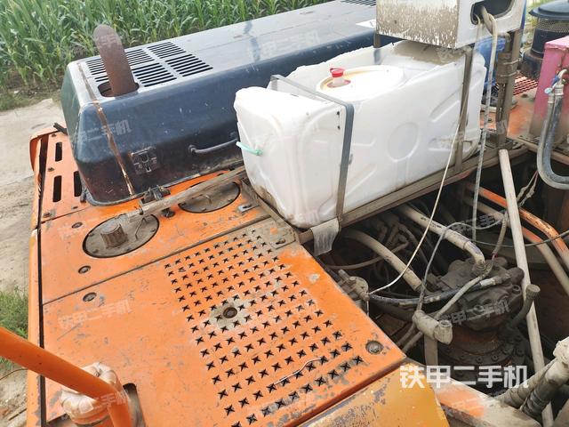 气门室盖螺丝特写(上车部件) 气门室盖螺丝特写(上车部件)